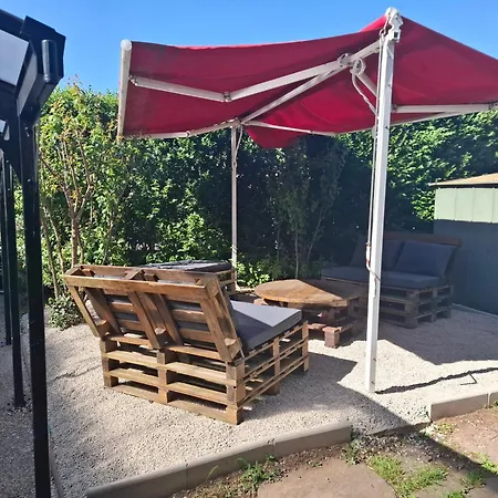 Independent F2 Pool Sauna Garden *