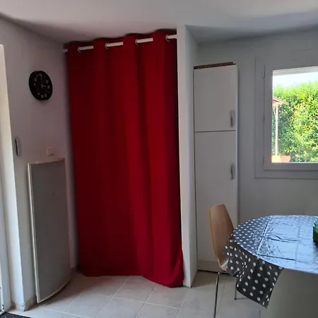 Independent F2 Pool Sauna Garden Semesterbostad *